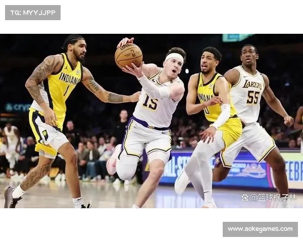 雷迪克赛后称赞湖人团结一心 并为里夫斯精彩表现感到自豪 雷迪克赛后称赞湖人团结一心 并为里夫斯精彩表现感到自豪